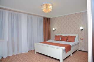 Отель Aska Hotel Naryn Улучшенный двухместный номер с 1 кроватью-1