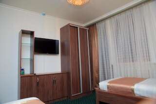 Отель Aska Hotel Naryn Двухместный номер с 2 отдельными кроватями-4